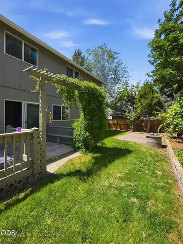 919 NW Oak Lane Redmond OR 97756