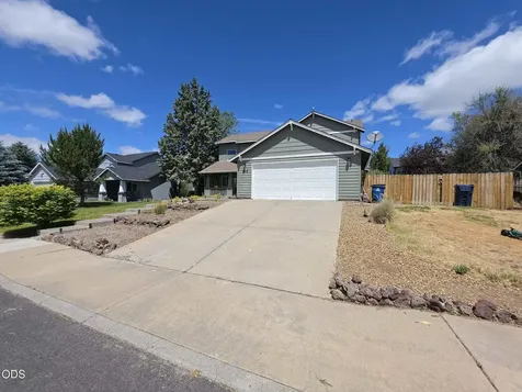 919 NW Oak Lane Redmond OR 97756