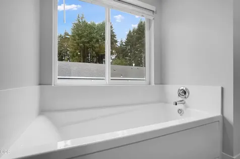 63126 NE Henningsen Place Bend OR 97701