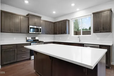 63126 NE Henningsen Place Bend OR 97701