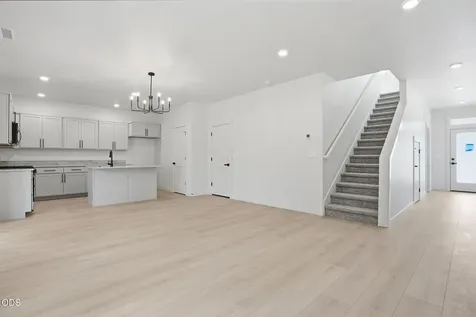 16645 Neil Lane La Pine OR 97739