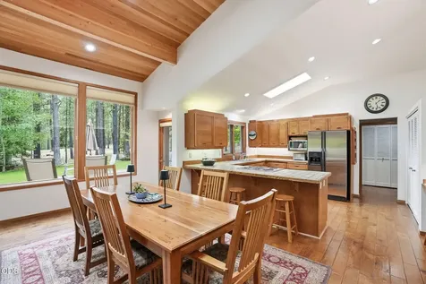 70305 Arvensis Black Butte Ranch OR 97759
