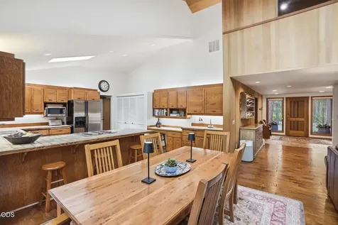 70305 Arvensis Black Butte Ranch OR 97759