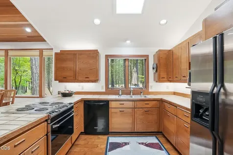 70305 Arvensis Black Butte Ranch OR 97759