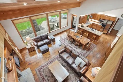70305 Arvensis Black Butte Ranch OR 97759