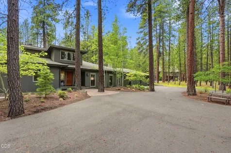70305 Arvensis Black Butte Ranch OR 97759