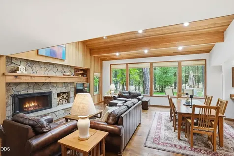 70305 Arvensis Black Butte Ranch OR 97759