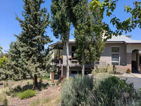 893 Highland View Loop Redmond OR 97756