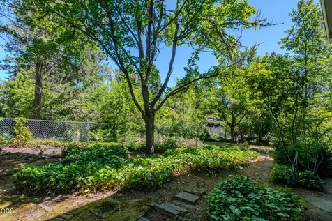 615 Ashland Street Ashland OR 97520