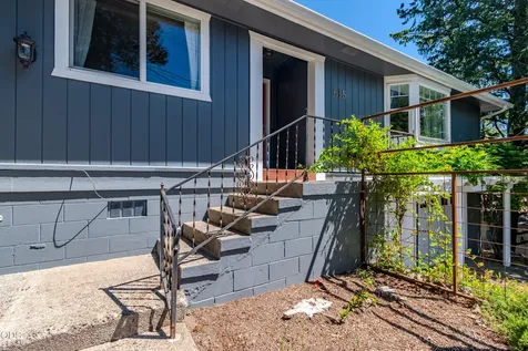615 Ashland Street Ashland OR 97520