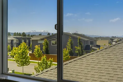 3757 NE Petrosa Avenue Bend OR 97701
