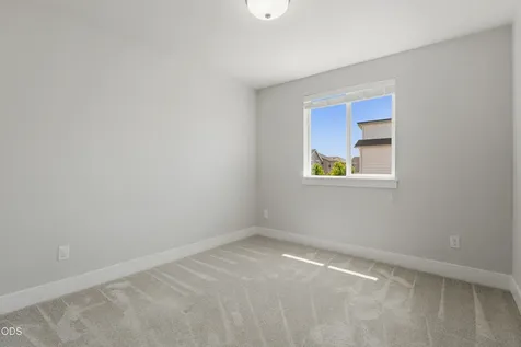 3757 NE Petrosa Avenue Bend OR 97701