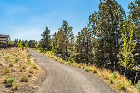 3757 NE Petrosa Avenue Bend OR 97701