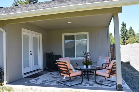 303 NW Collette Way Grants Pass OR 97526
