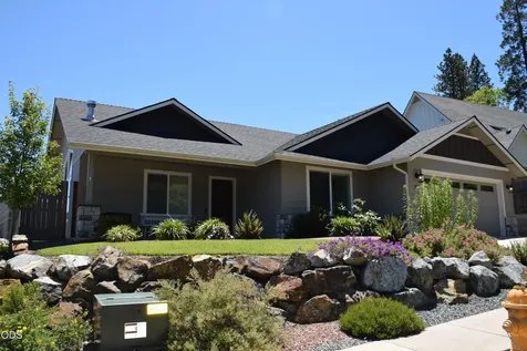 303 NW Collette Way Grants Pass OR 97526