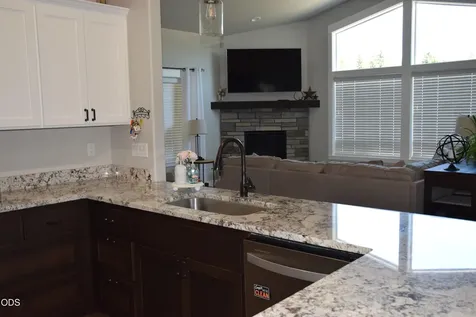 303 NW Collette Way Grants Pass OR 97526