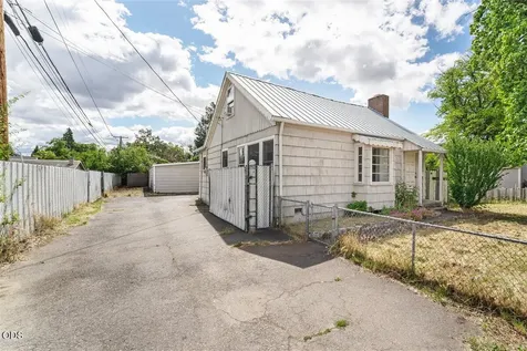 214 N Columbus Avenue Medford OR 97501