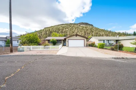 1029 SE Algonquian Loop Prineville OR 97754