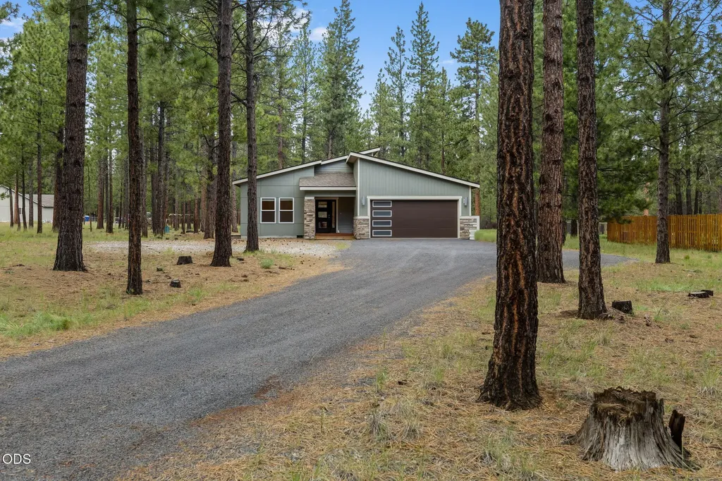14431 Crossroads Loop Sisters OR 97759