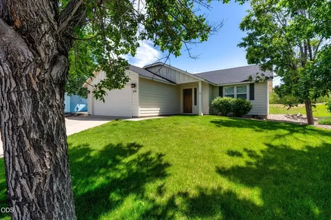 454 NE Spruce Court Redmond OR 97756