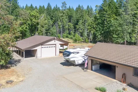 1133 Idlewild Drive Cave Junction OR 97523