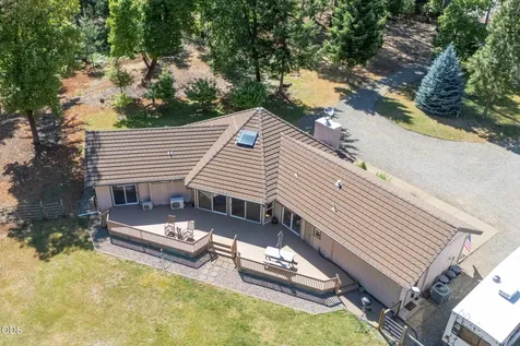 1133 Idlewild Drive Cave Junction OR 97523