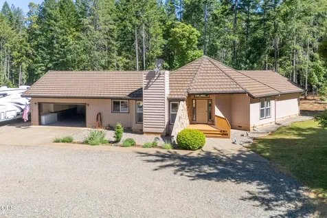 1133 Idlewild Drive Cave Junction OR 97523