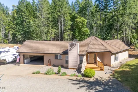 1133 Idlewild Drive Cave Junction OR 97523
