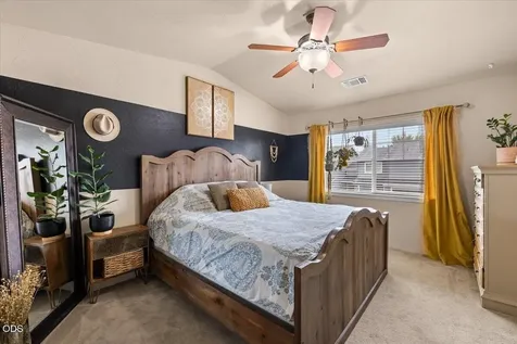 332 Live Oak Loop Central Point OR 97502