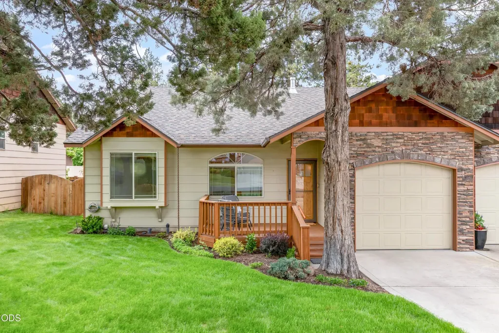 1009 SW Crosscut Court Bend OR 97702