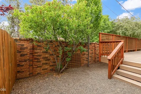 1009 SW Crosscut Court Bend OR 97702