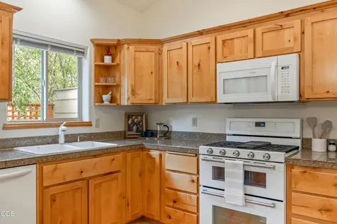 1009 SW Crosscut Court Bend OR 97702