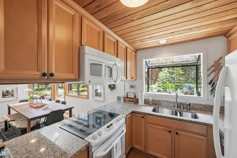 71105 Meadow Grass Circle Black Butte Ranch OR 97759