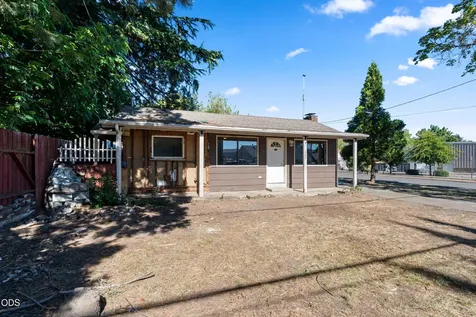 1004 S Grape Street Medford OR 97501
