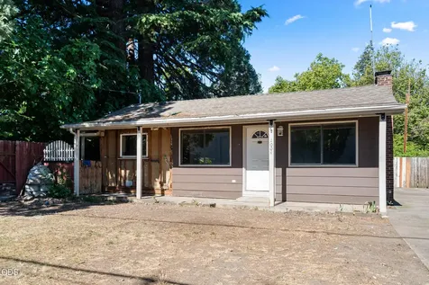 1004 S Grape Street Medford OR 97501
