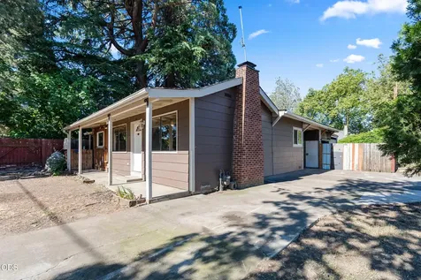 1004 S Grape Street Medford OR 97501