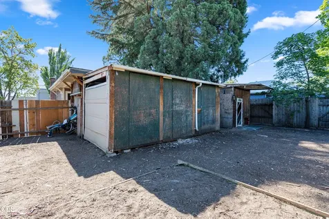 1004 S Grape Street Medford OR 97501