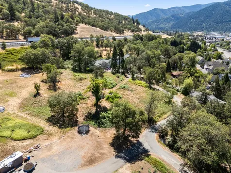 701 NE Tokay Grants Pass OR 97526