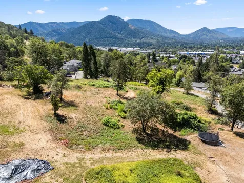 701 NE Tokay Grants Pass OR 97526