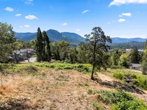 701 NE Tokay Grants Pass OR 97526