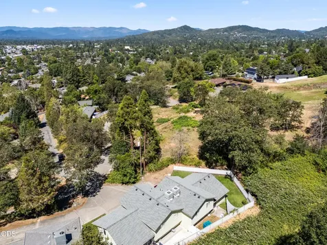 701 NE Tokay Grants Pass OR 97526