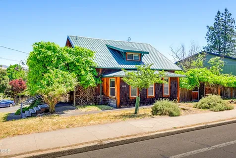 326 N Main Street Ashland OR 97520