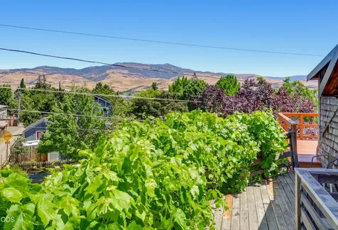 326 N Main Street Ashland OR 97520