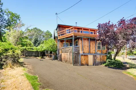 326 N Main Street Ashland OR 97520
