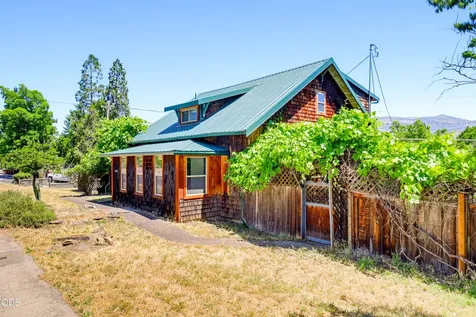 326 N Main Street Ashland OR 97520