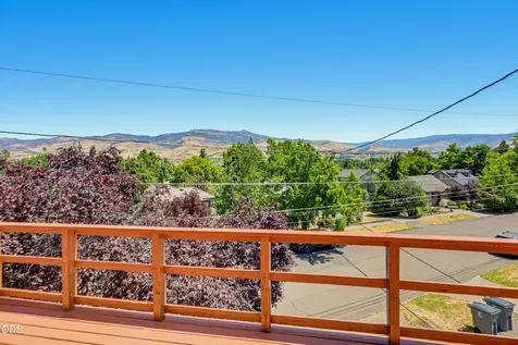 326 N Main Street Ashland OR 97520