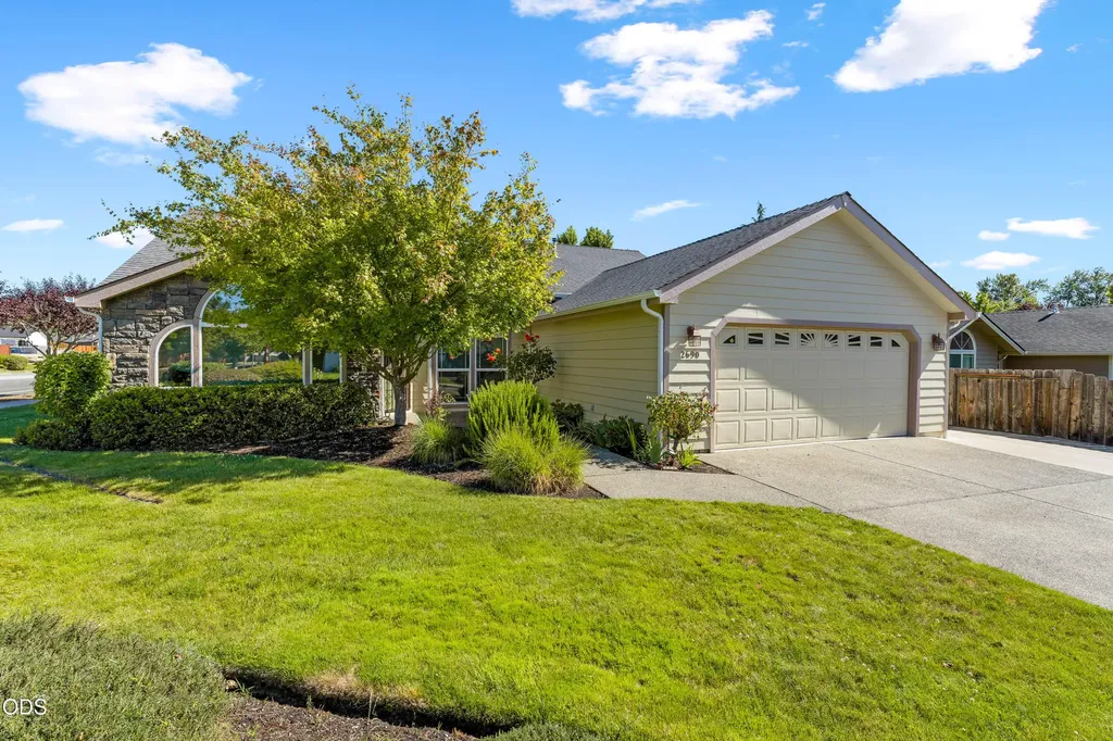 2690 SW Trinity Way Grants Pass OR 97527