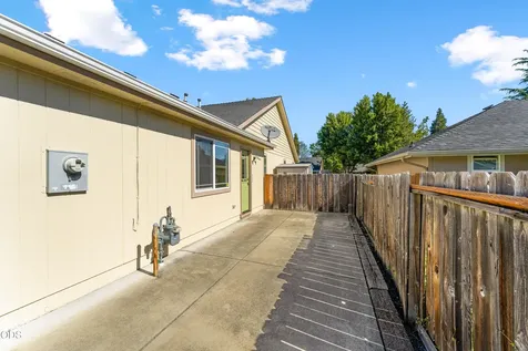 2690 SW Trinity Way Grants Pass OR 97527