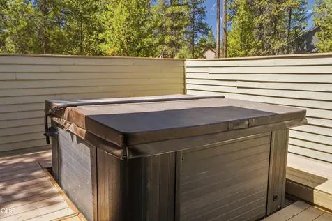 57691 Splitrock Lane Sunriver OR 97707