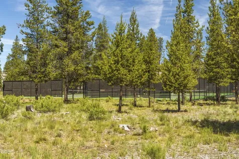 57691 Splitrock Lane Sunriver OR 97707